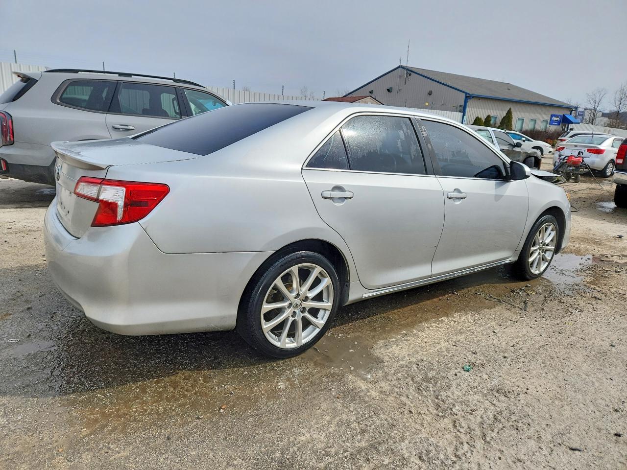2014 TOYOTA CAMRY LE photo 5