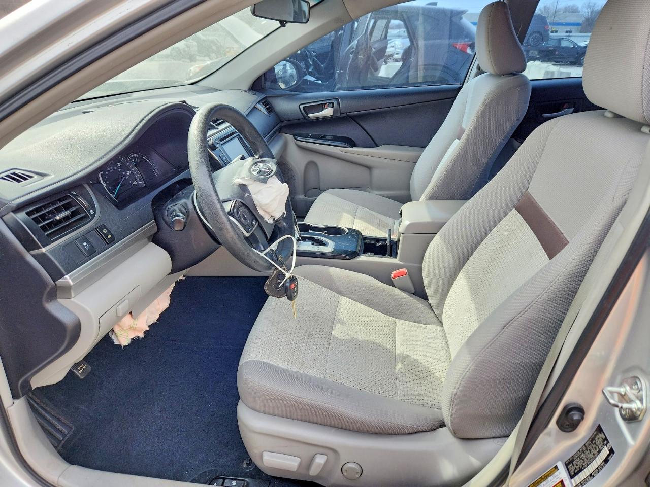 2014 TOYOTA CAMRY LE photo 13