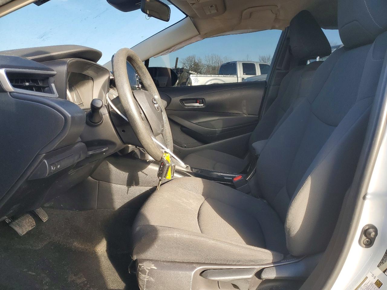 2021 TOYOTA COROLLA LE photo 7