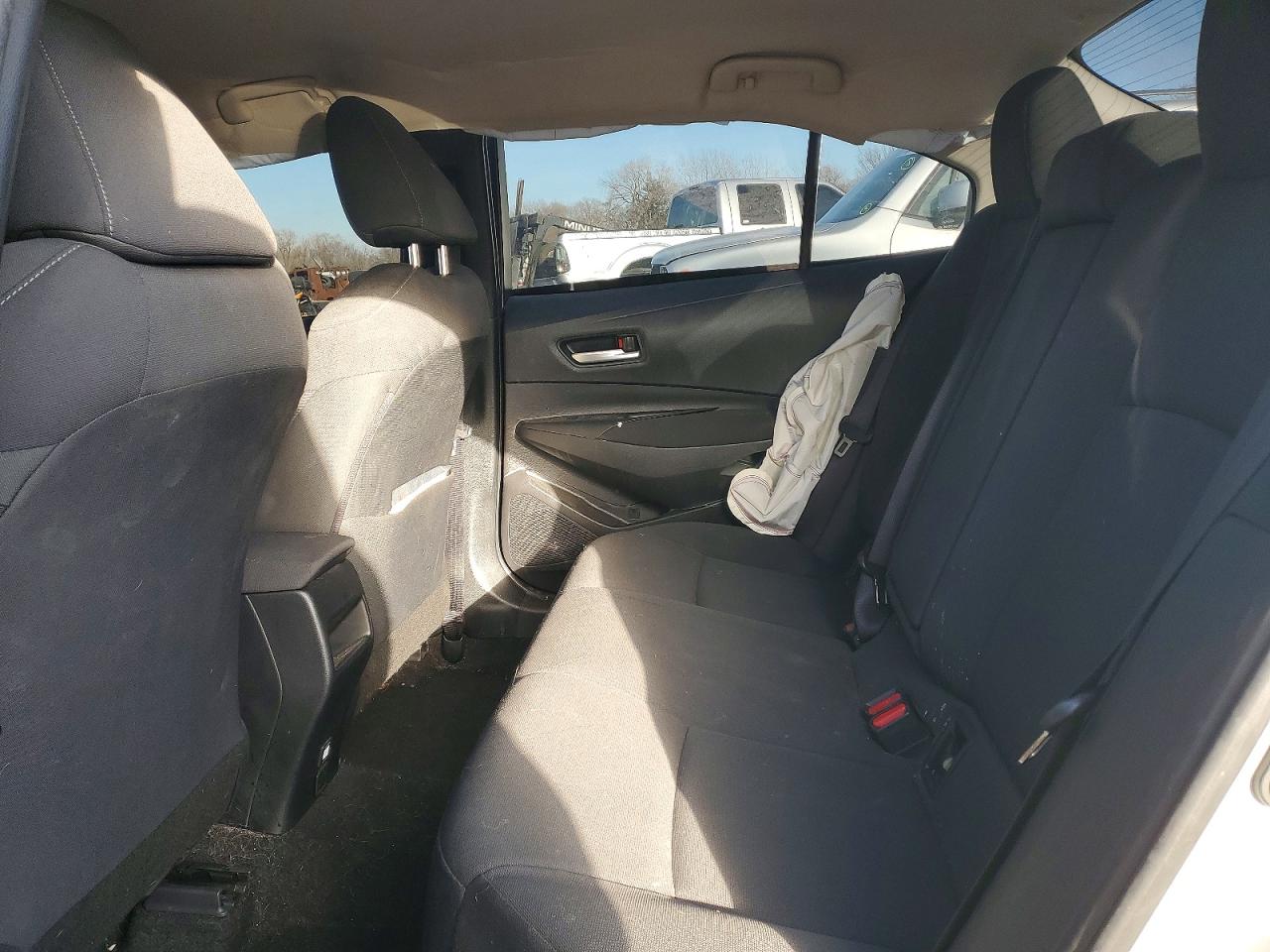 2021 TOYOTA COROLLA LE photo 10