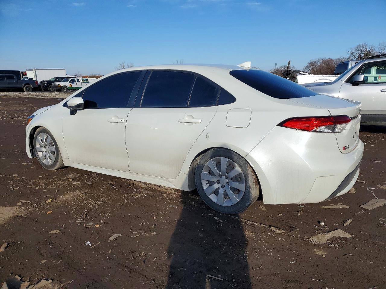 2021 TOYOTA COROLLA LE photo 2