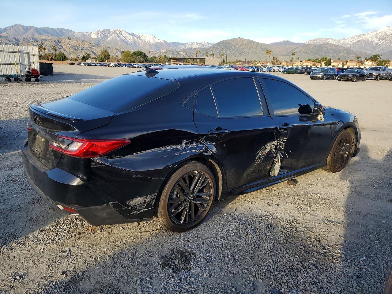 2025 TOYOTA CAMRY SE photo 3