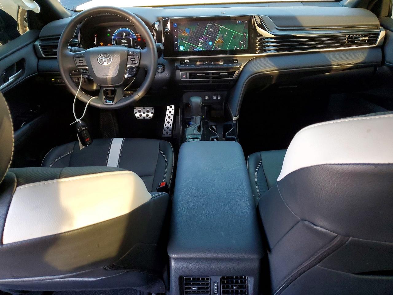 2025 TOYOTA CAMRY SE photo 8