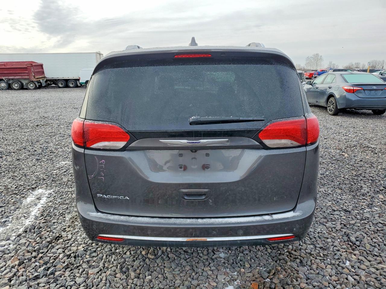 2019 CHRYSLER PACIFICA TOURING L photo 6