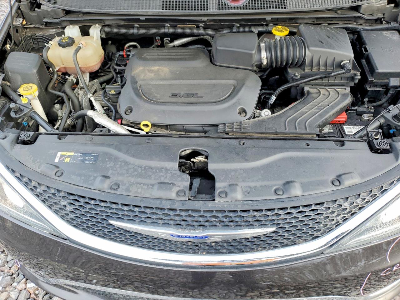 2019 CHRYSLER PACIFICA TOURING L photo 12