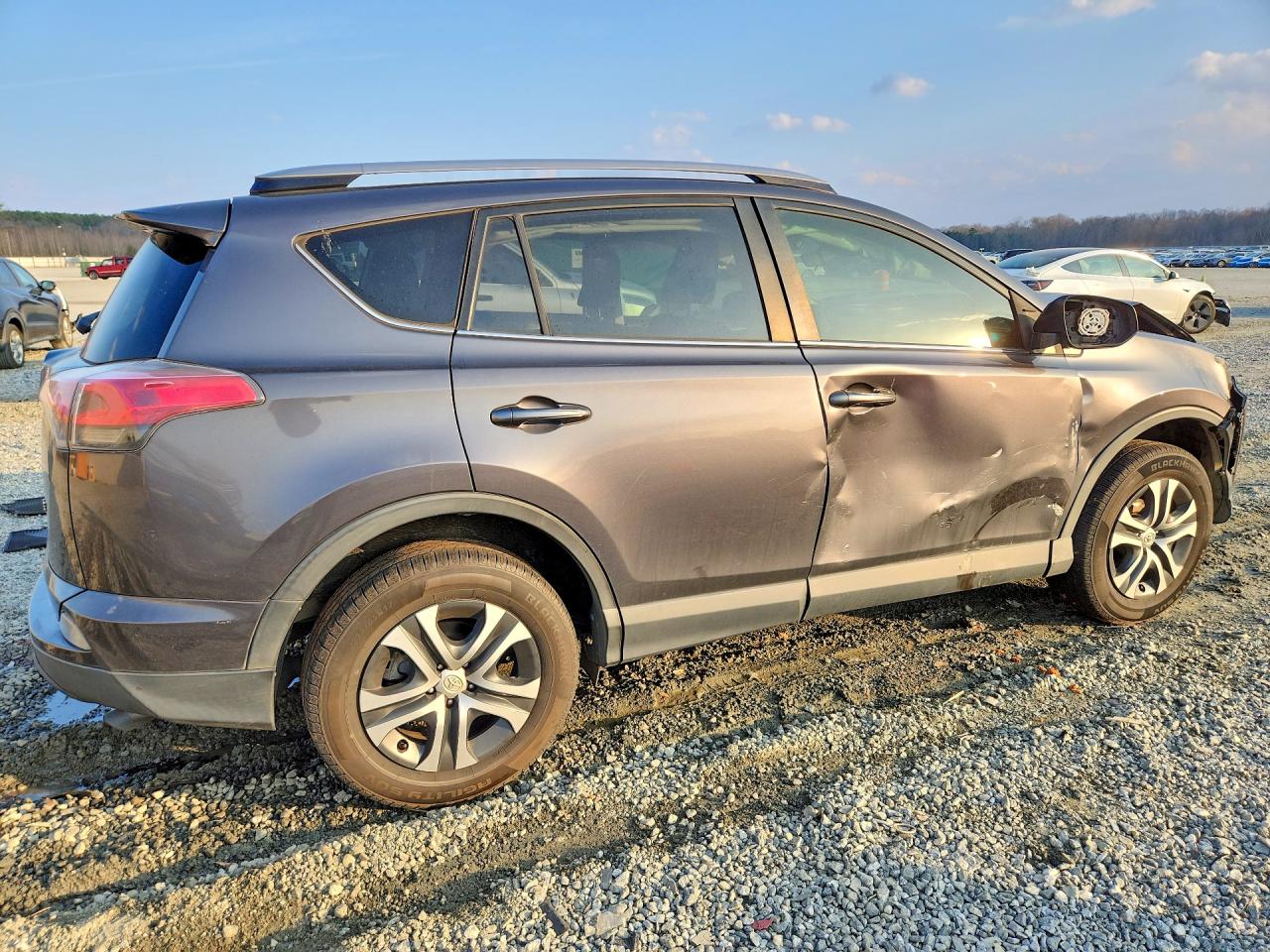 2017 TOYOTA RAV4 LE photo 3