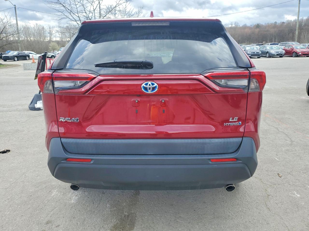 2019 TOYOTA RAV4 LE photo 6