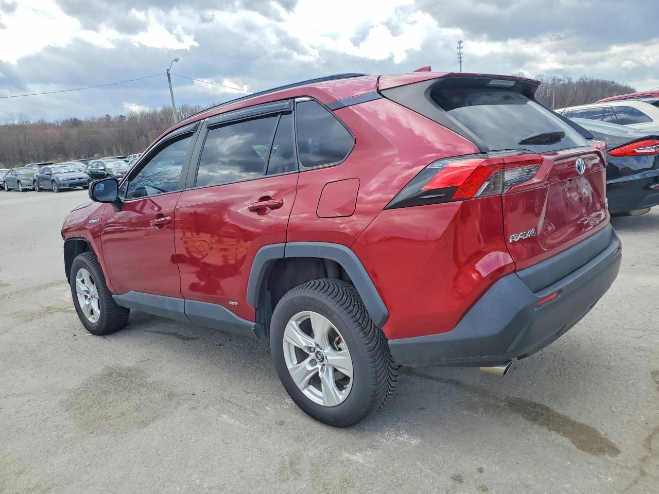 2019 TOYOTA RAV4 LE photo 2