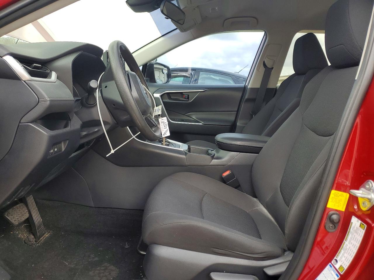 2019 TOYOTA RAV4 LE photo 7