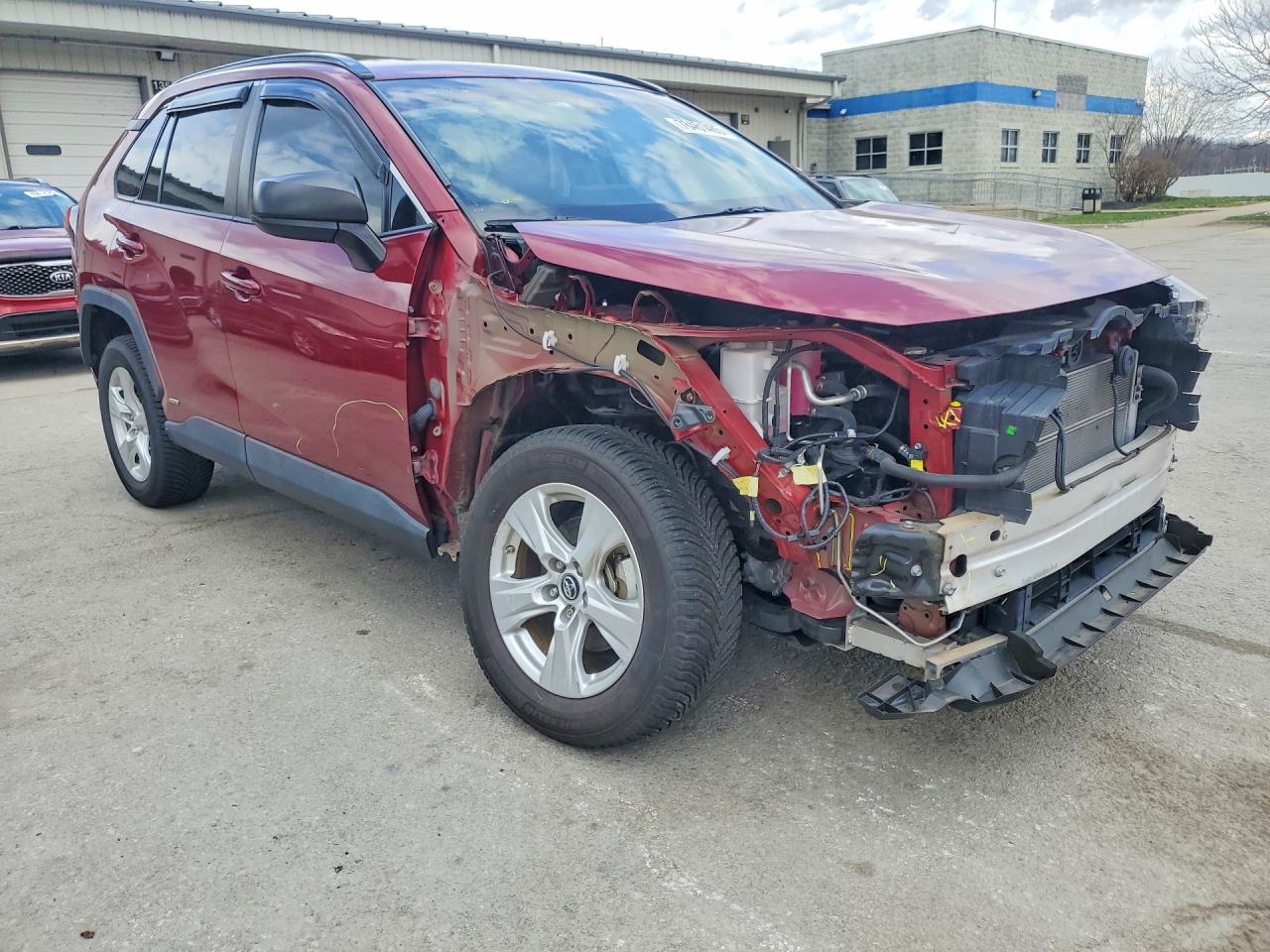 2019 TOYOTA RAV4 LE photo 4