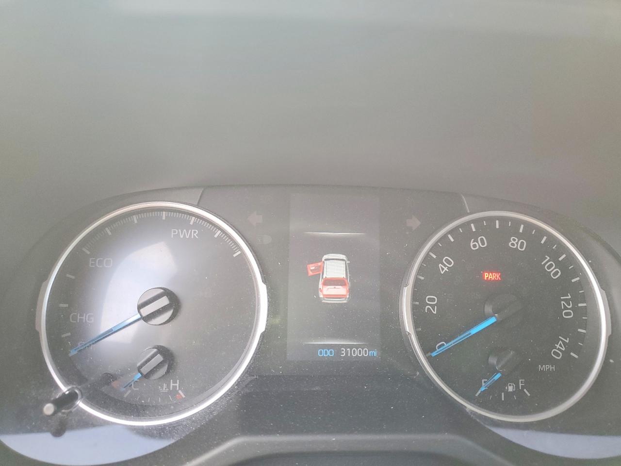 2019 TOYOTA RAV4 LE photo 9