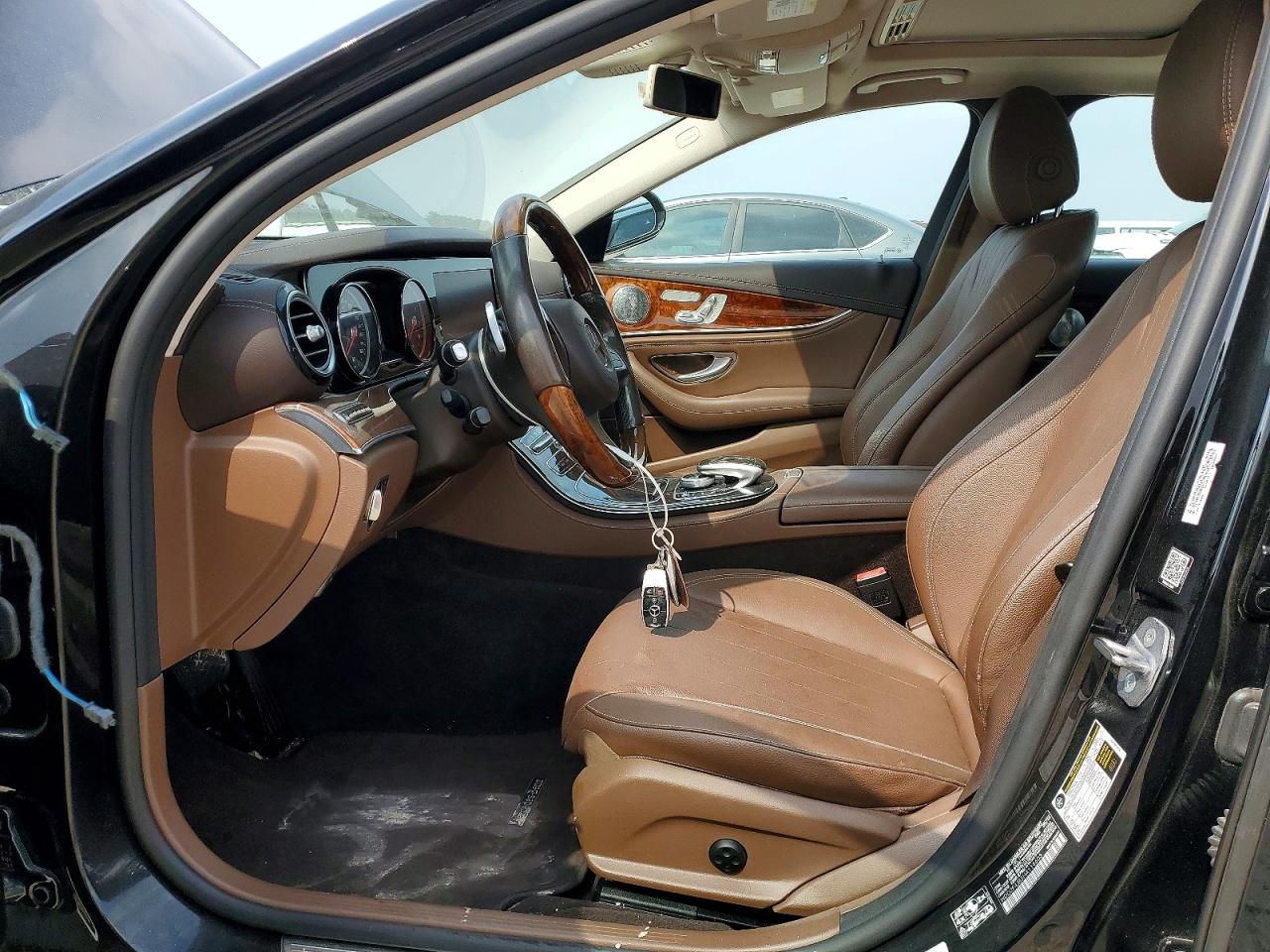 2017 MERCEDES-BENZ E 300 photo 13