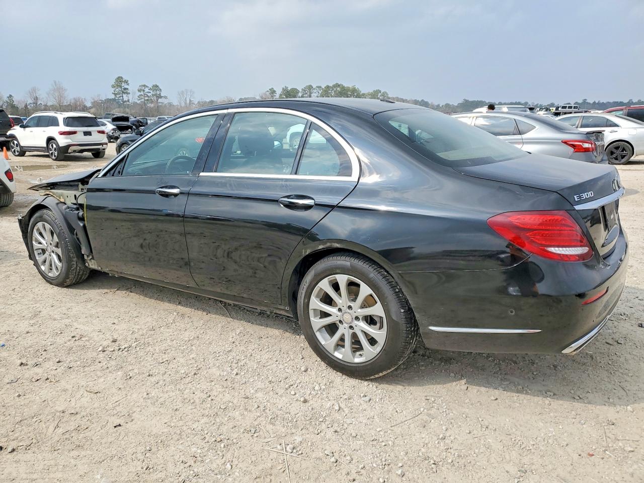 2017 MERCEDES-BENZ E 300 photo 3