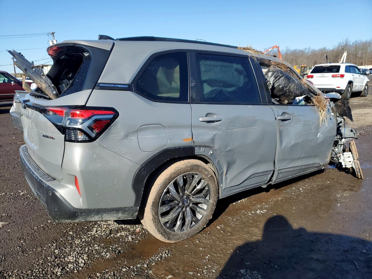 2025 SUBARU FORESTER TOURING photo 3