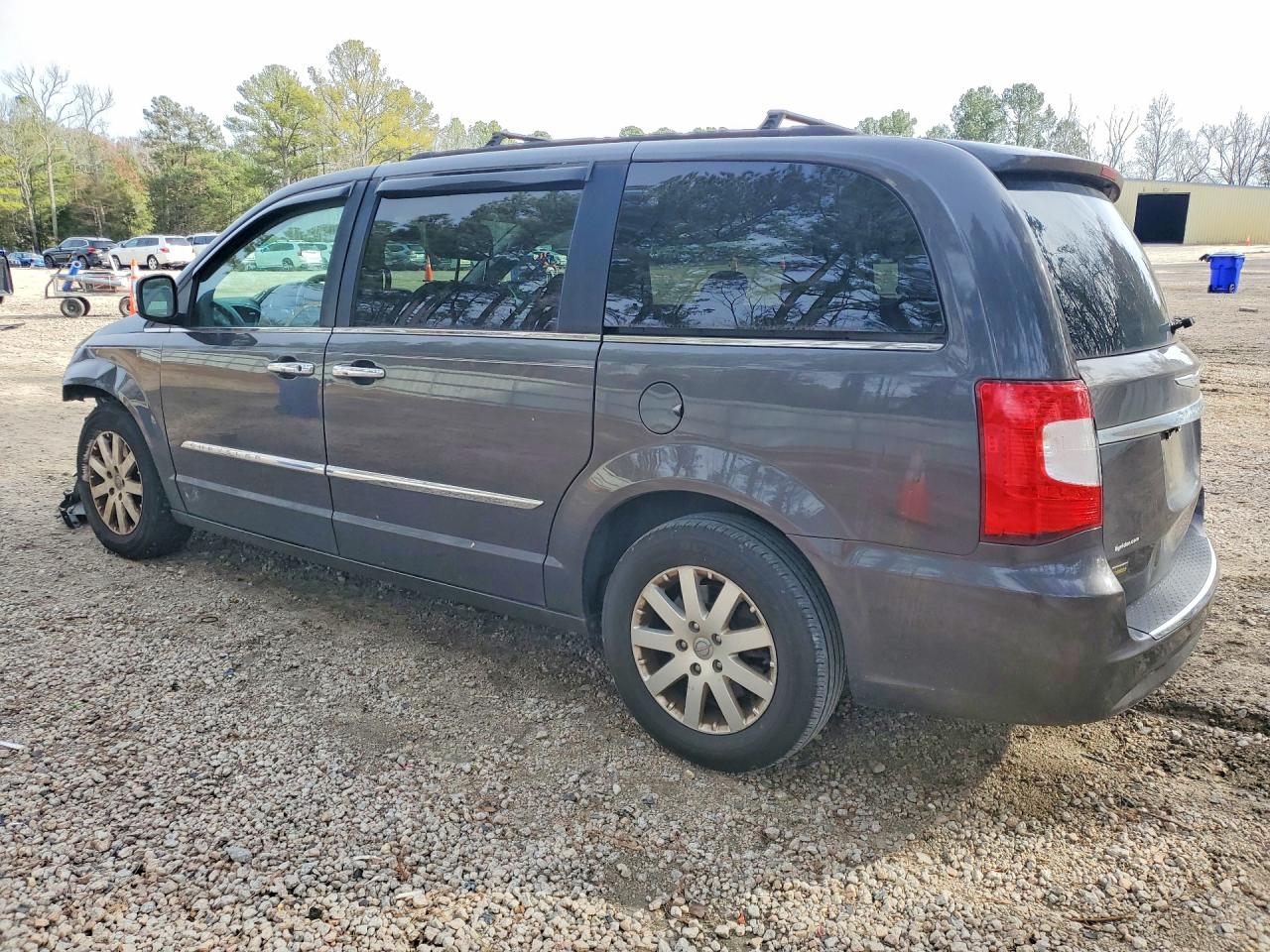 2015 CHRYSLER TOWN & COUNTRY TOURING photo 3