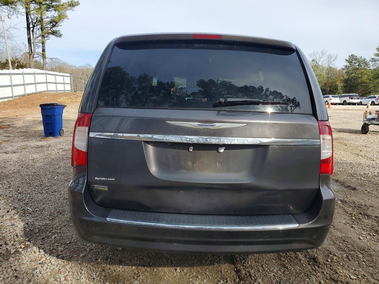 2015 CHRYSLER TOWN & COUNTRY TOURING photo 11