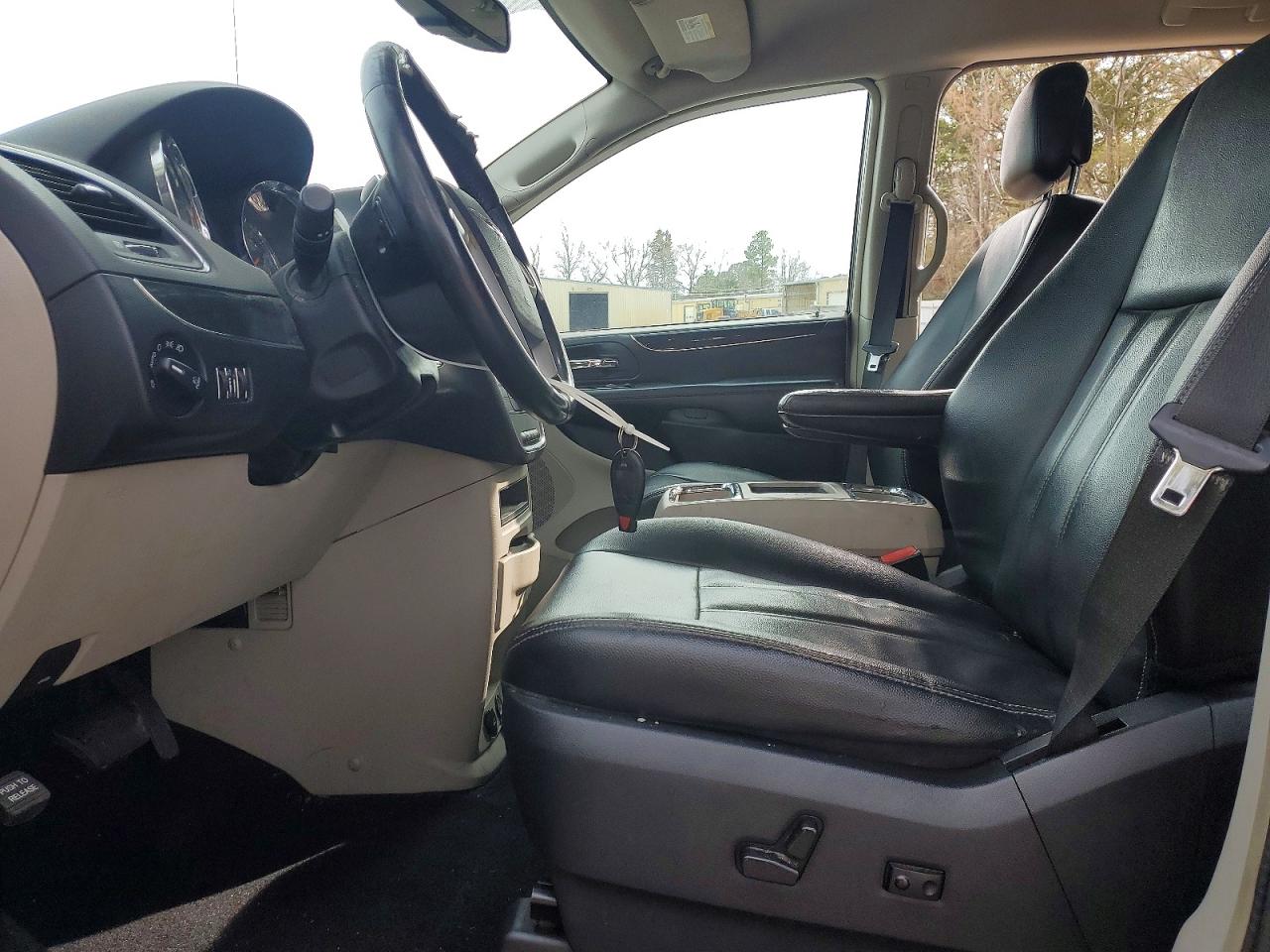 2015 CHRYSLER TOWN & COUNTRY TOURING photo 13