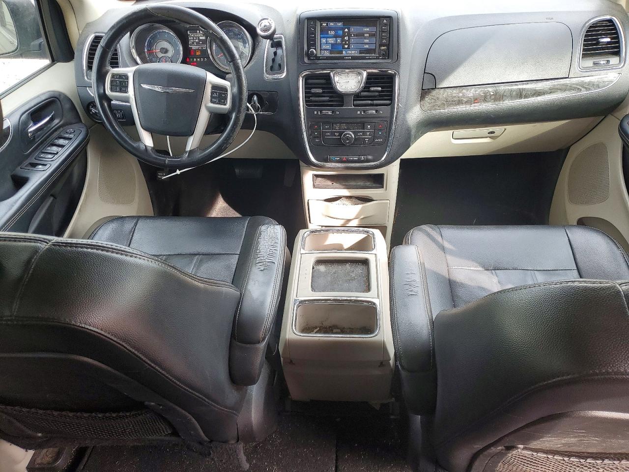 2015 CHRYSLER TOWN & COUNTRY TOURING photo 15