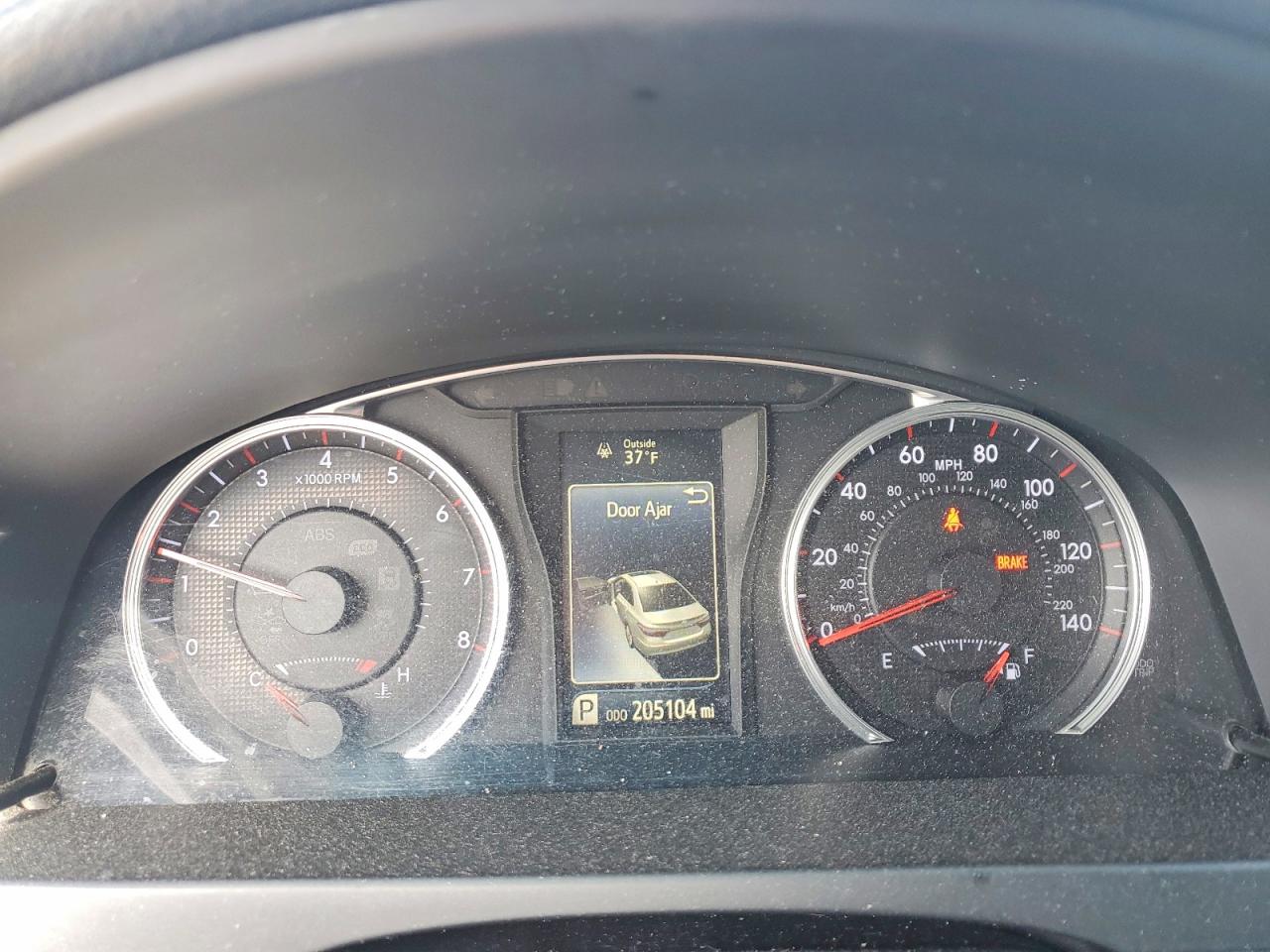 2015 TOYOTA CAMRY LE photo 17