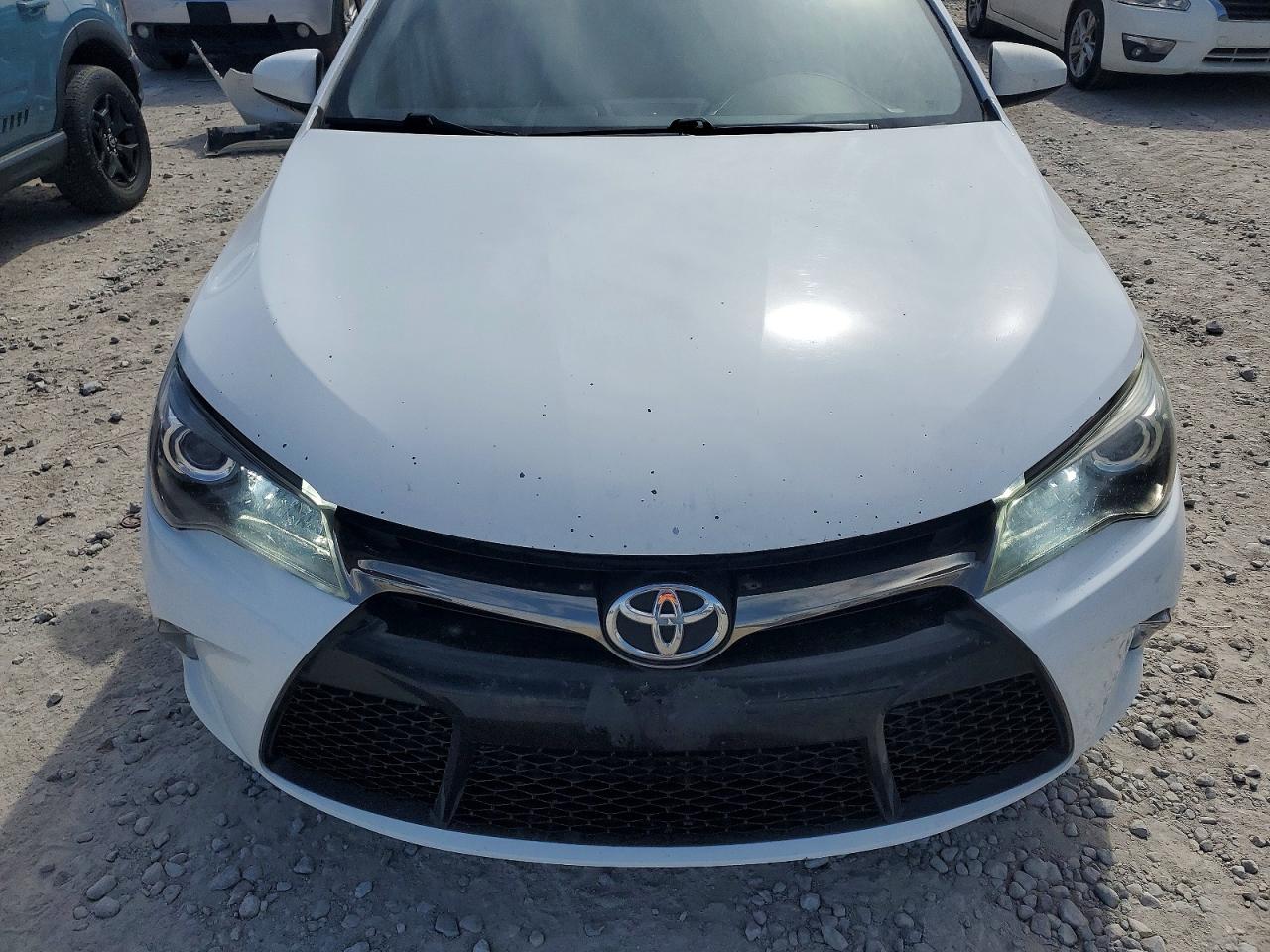 2015 TOYOTA CAMRY LE photo 21