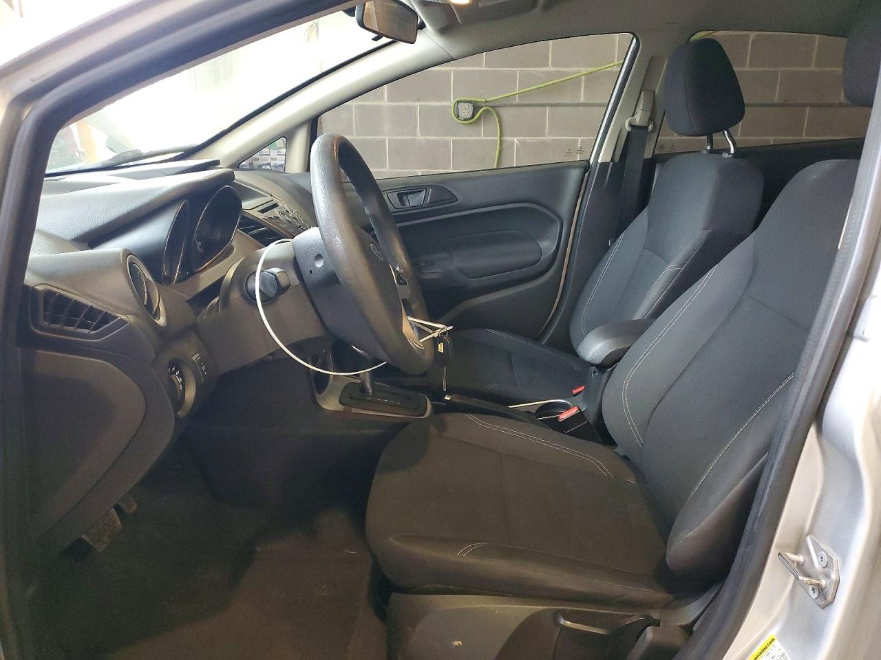 2019 FORD FIESTA SE photo 7