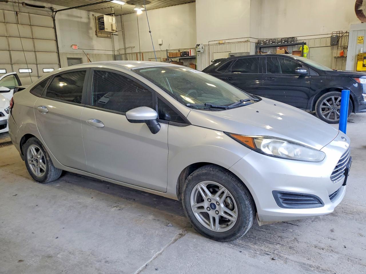 2019 FORD FIESTA SE photo 4