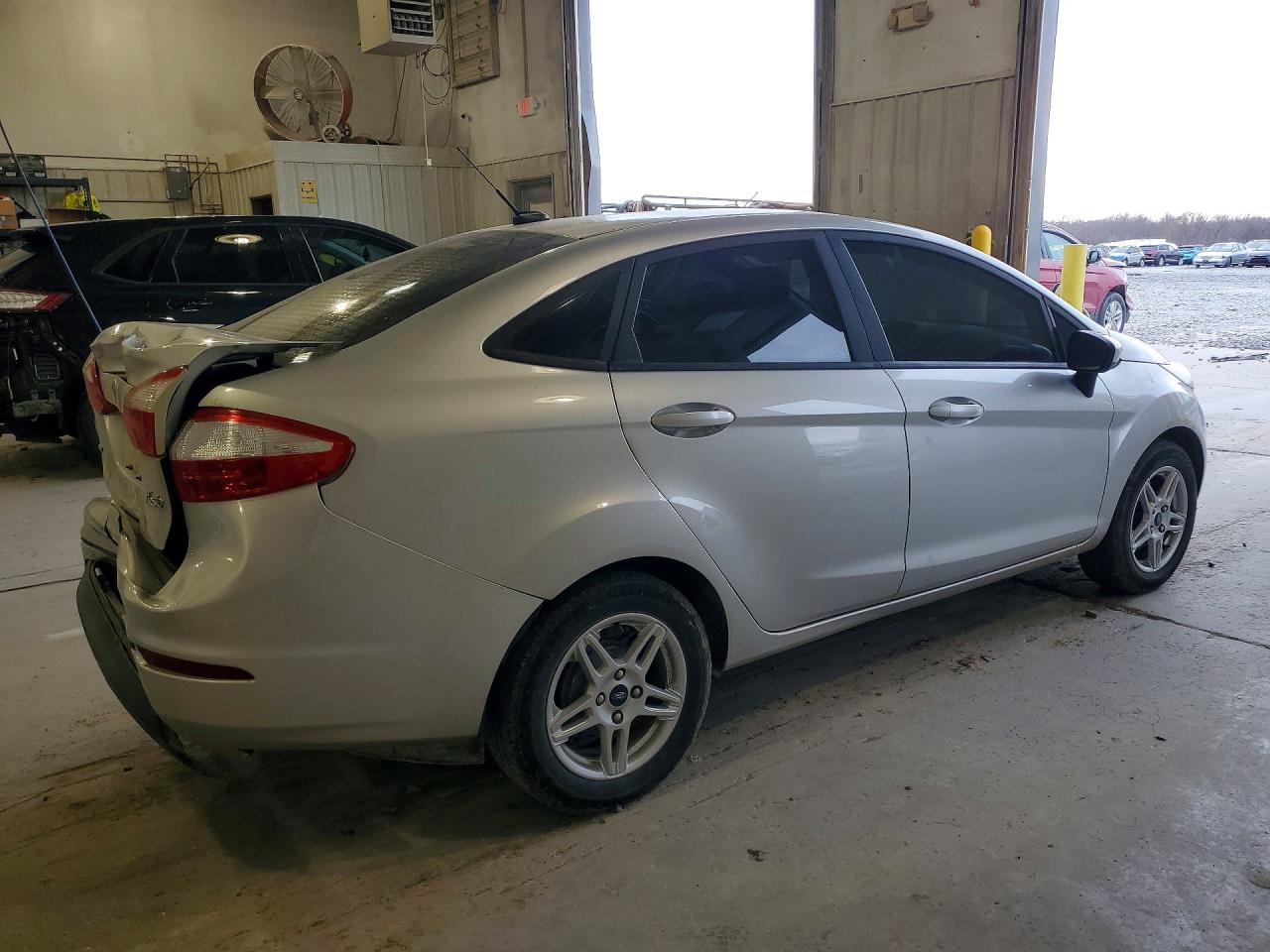2019 FORD FIESTA SE photo 3