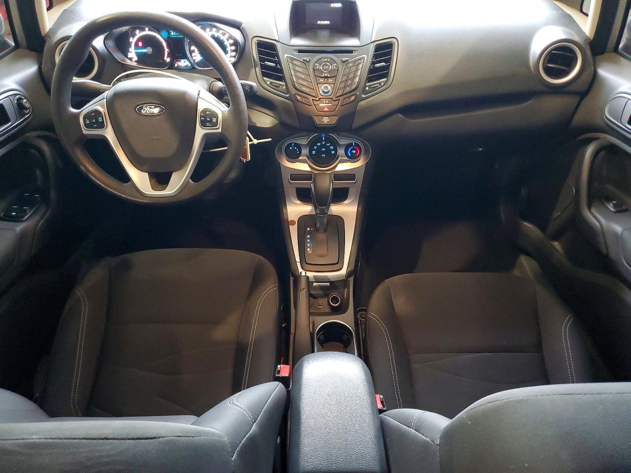 2019 FORD FIESTA SE photo 8
