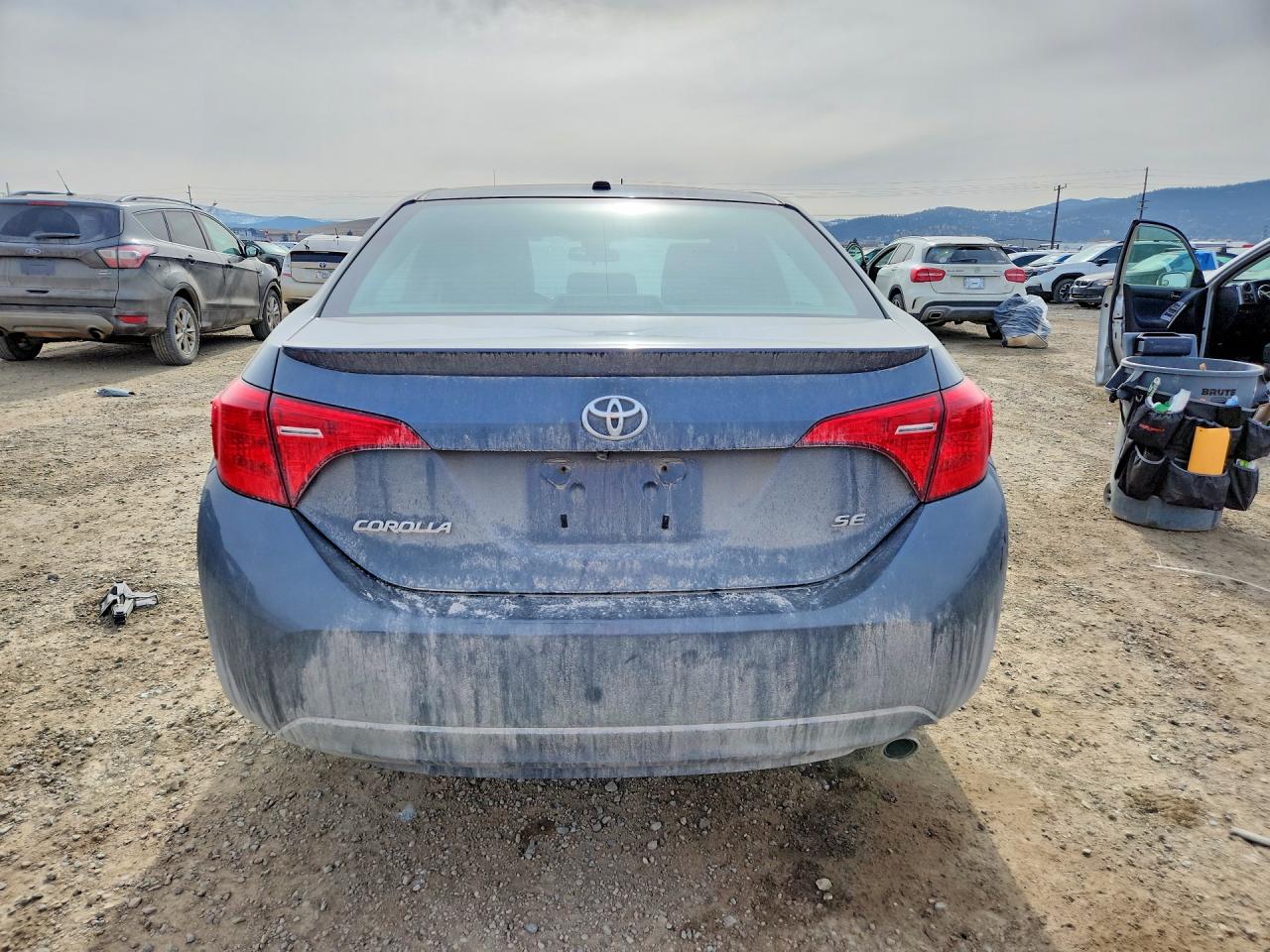 2018 TOYOTA COROLLA L photo 11