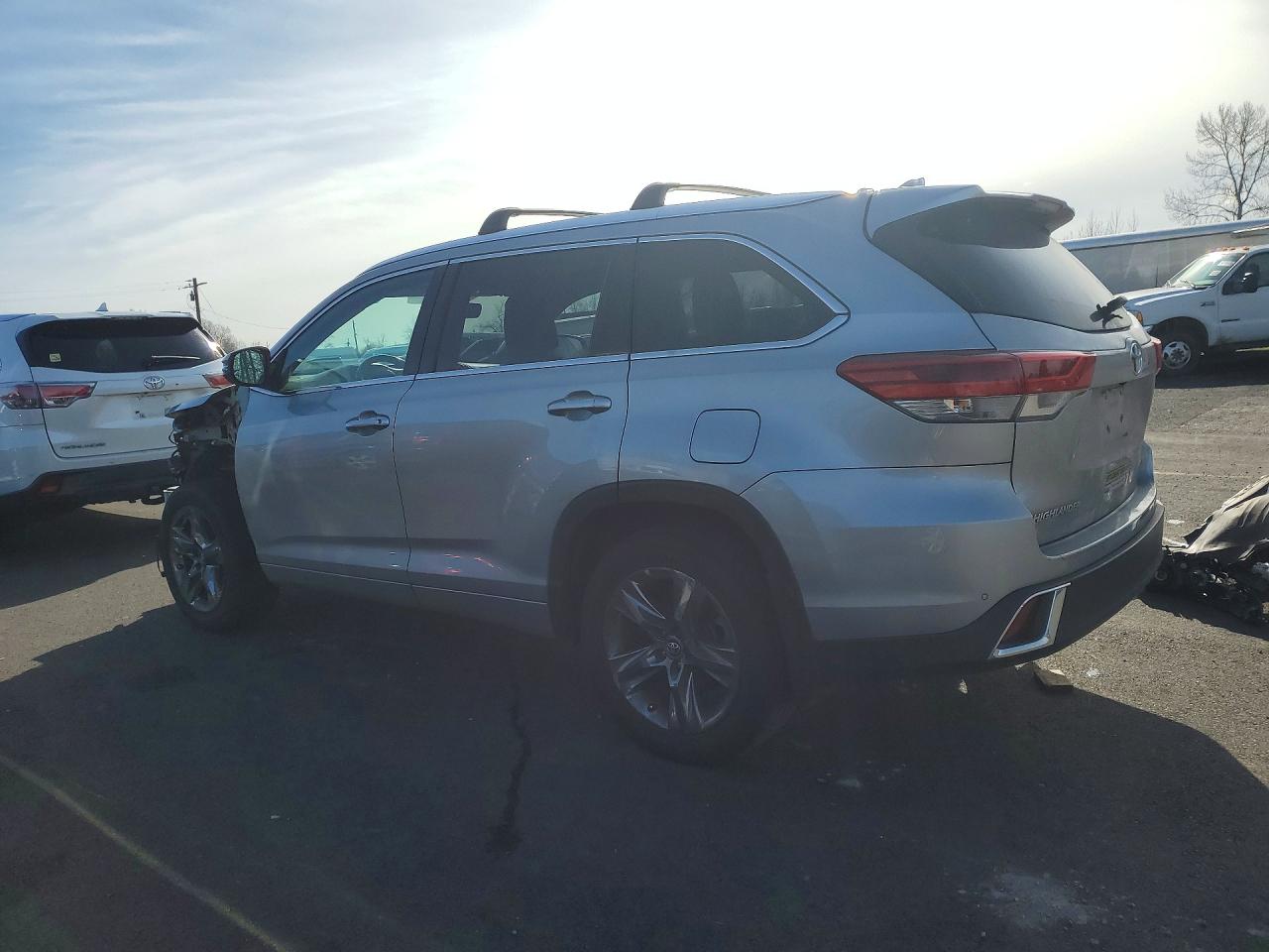 2019 TOYOTA HIGHLANDER LIMITED photo 3