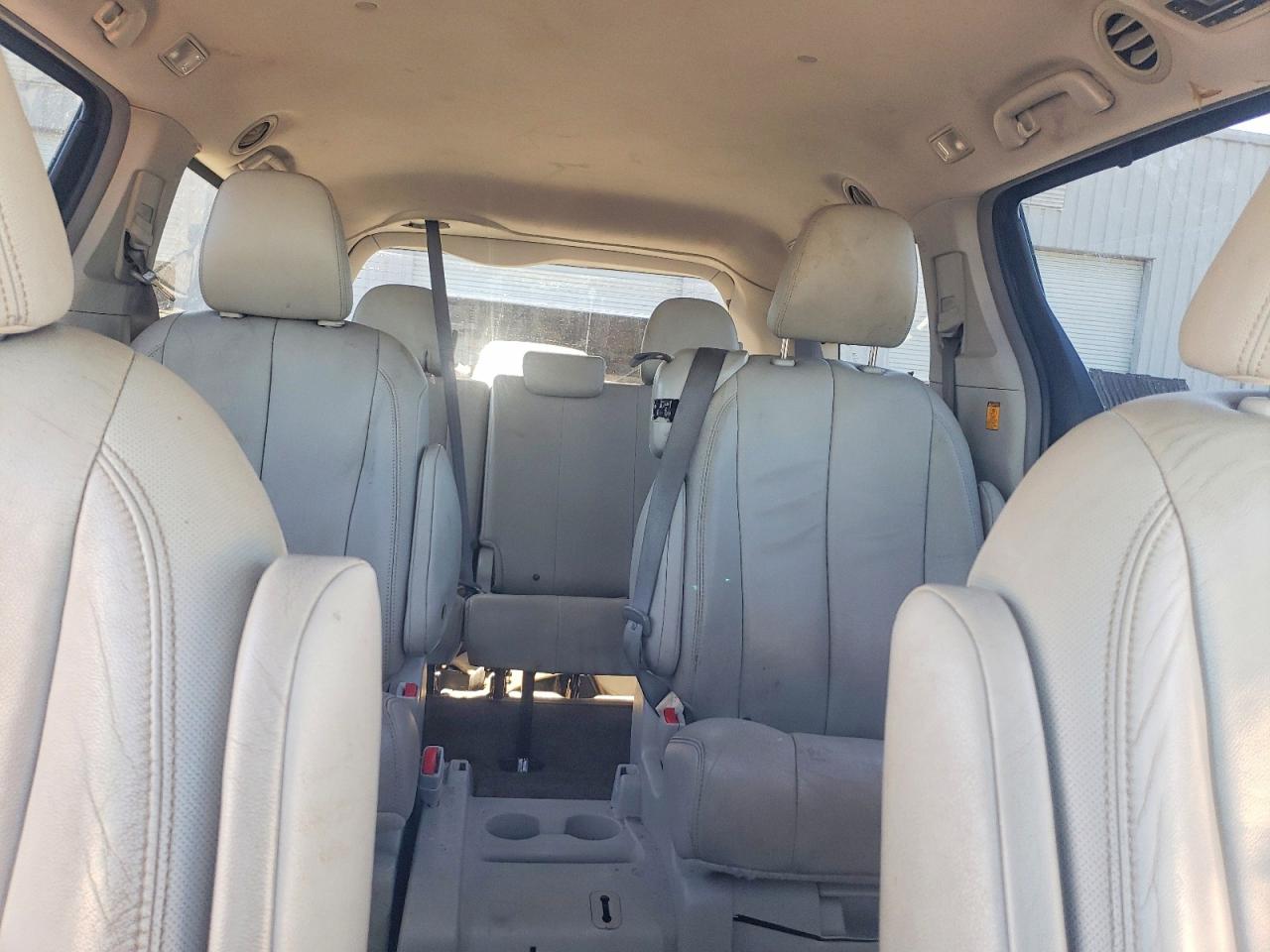 2013 TOYOTA SIENNA XLE 8-PASSENGER photo 19