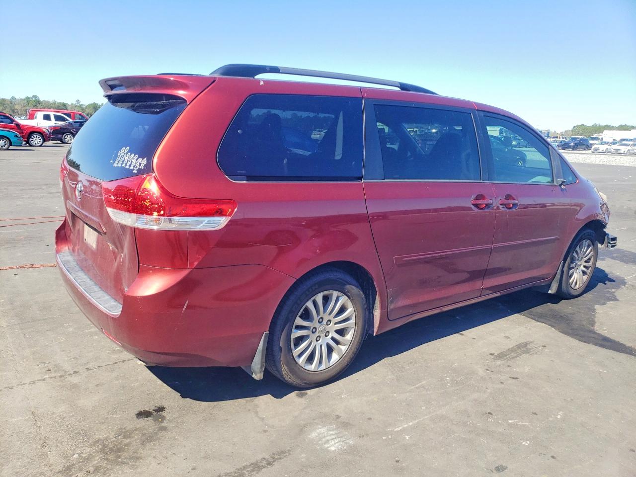 2013 TOYOTA SIENNA XLE 8-PASSENGER photo 5