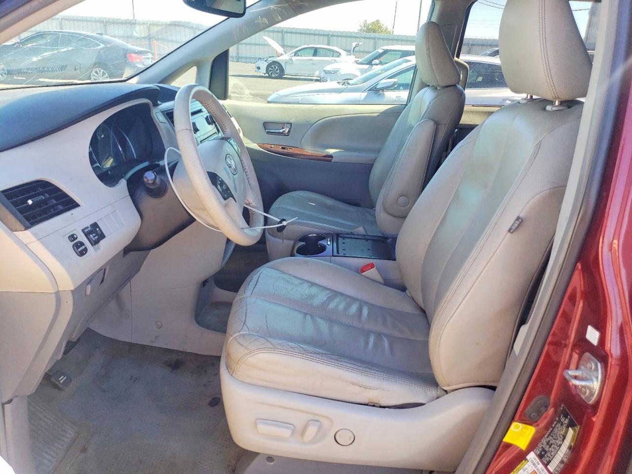 2013 TOYOTA SIENNA XLE 8-PASSENGER photo 13