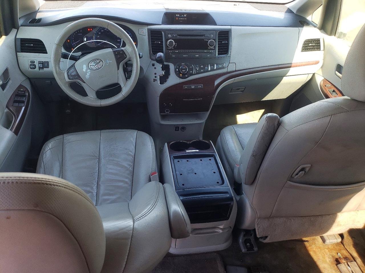 2013 TOYOTA SIENNA XLE 8-PASSENGER photo 15