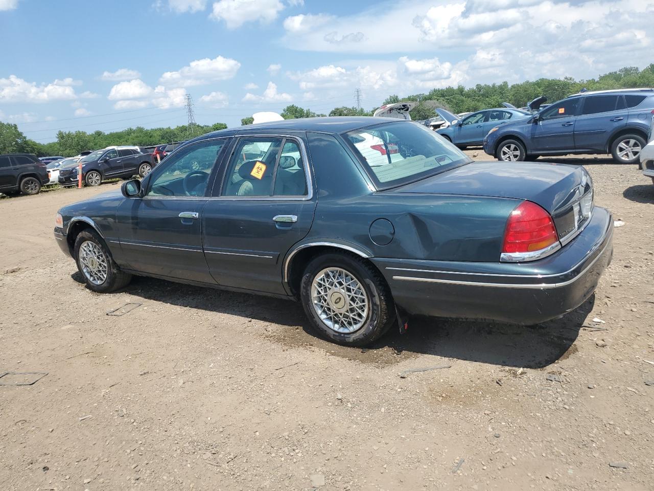 1998 FORD CROWN VICTORIA photo 2