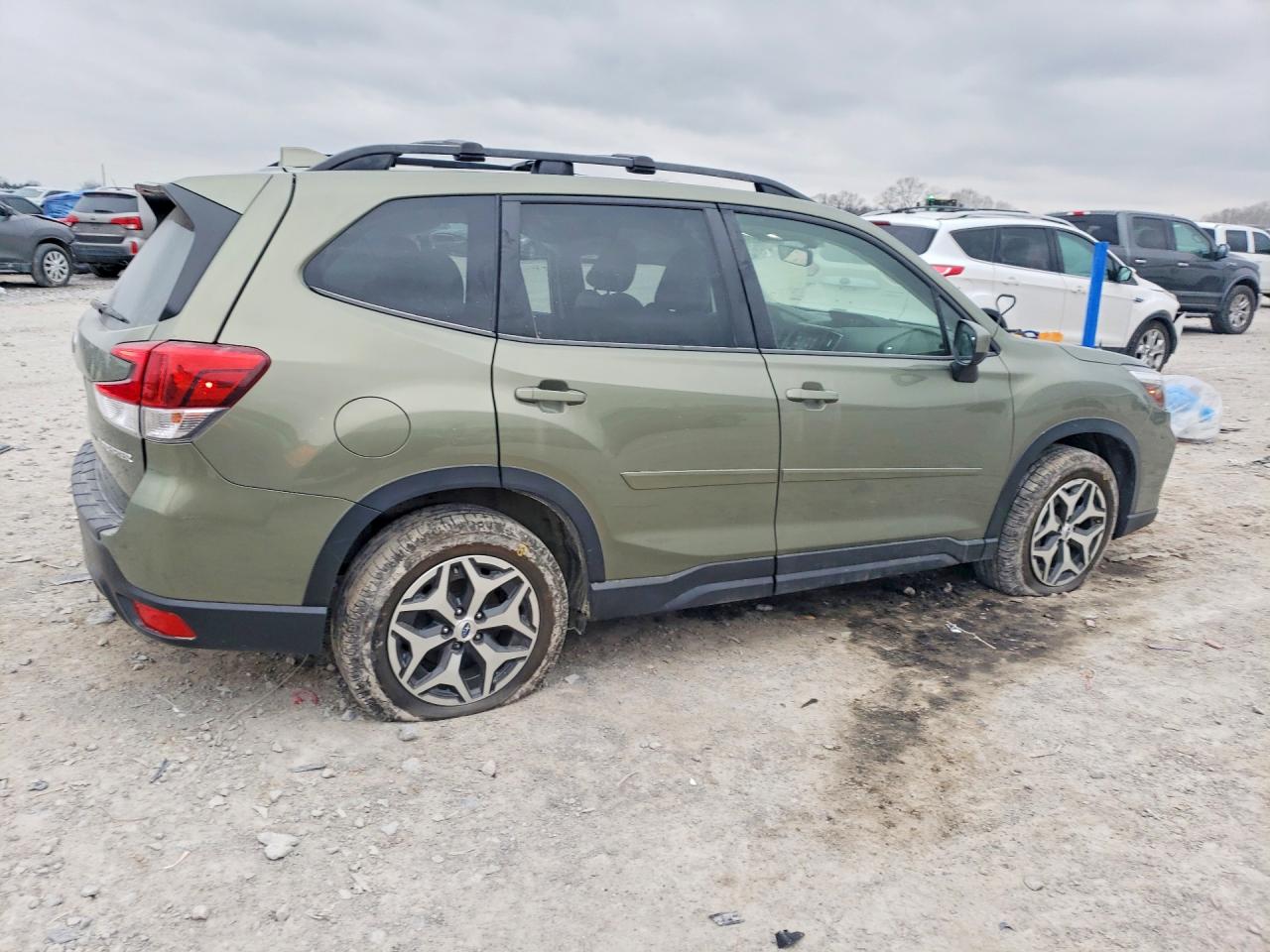 2020 SUBARU FORESTER PREMIUM photo 5