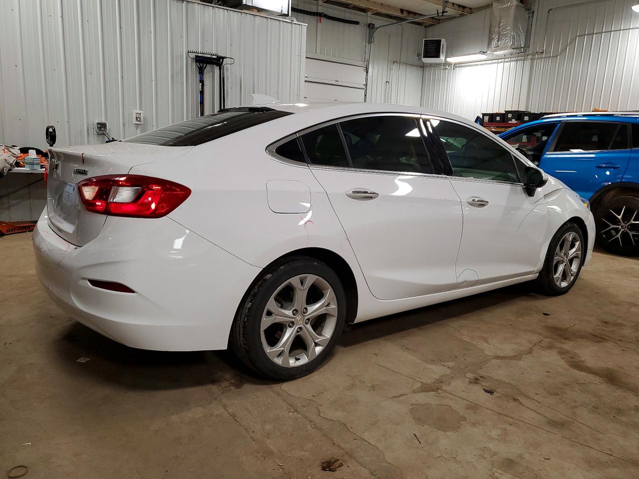 2017 CHEVROLET CRUZE PREMIER photo 5