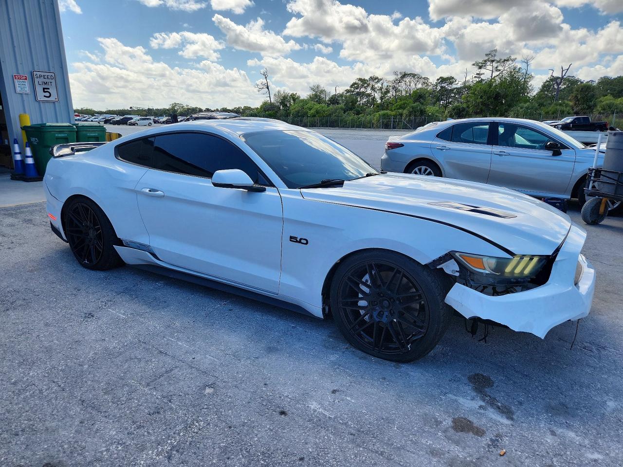 2017 FORD MUSTANG GT photo 7