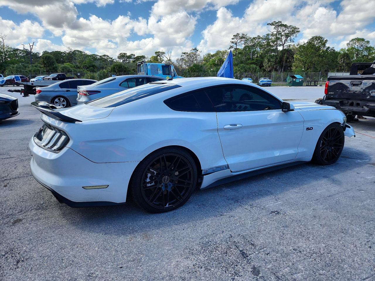 2017 FORD MUSTANG GT photo 5