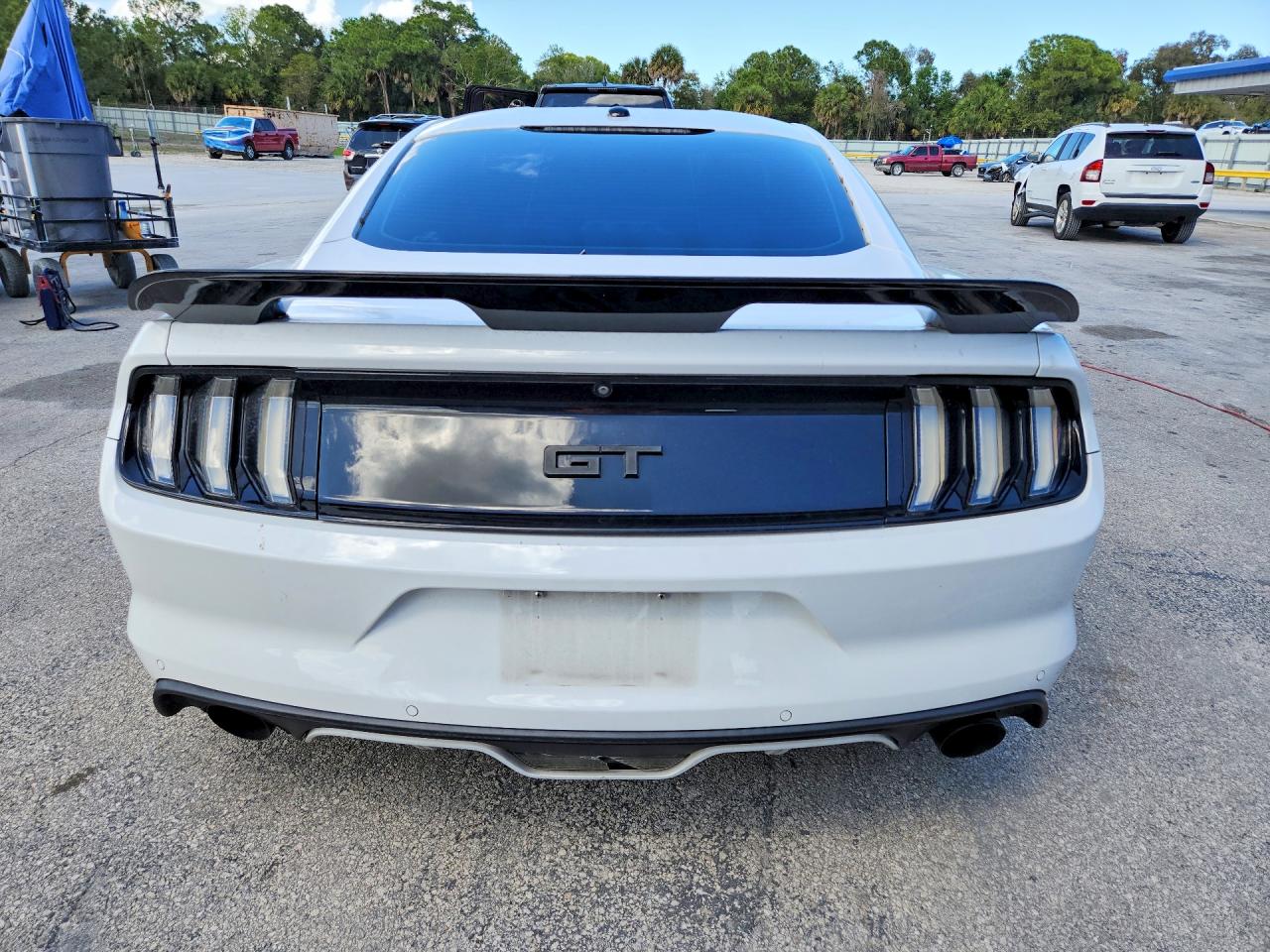 2017 FORD MUSTANG GT photo 11