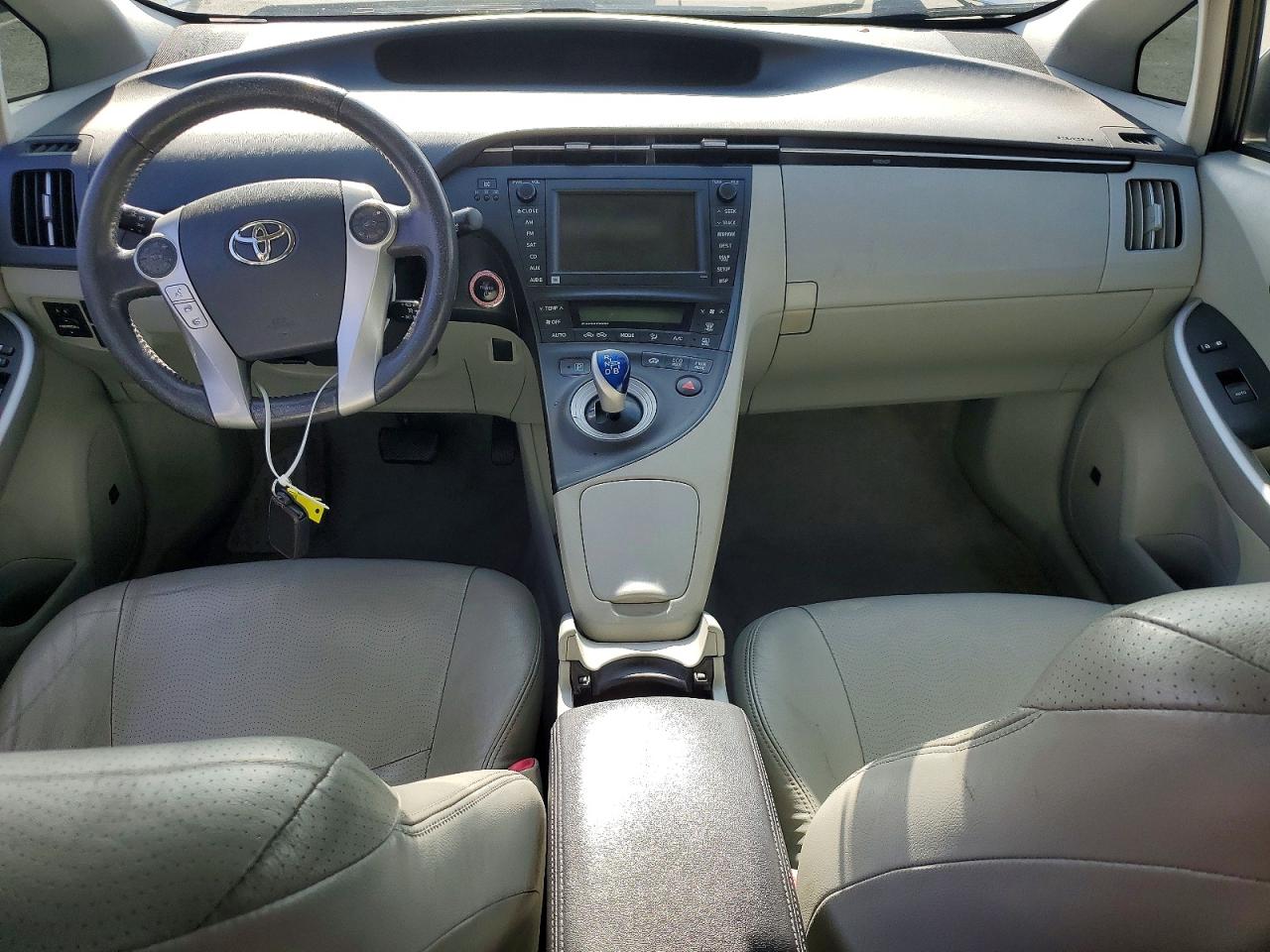 2011 TOYOTA PRIUS photo 15