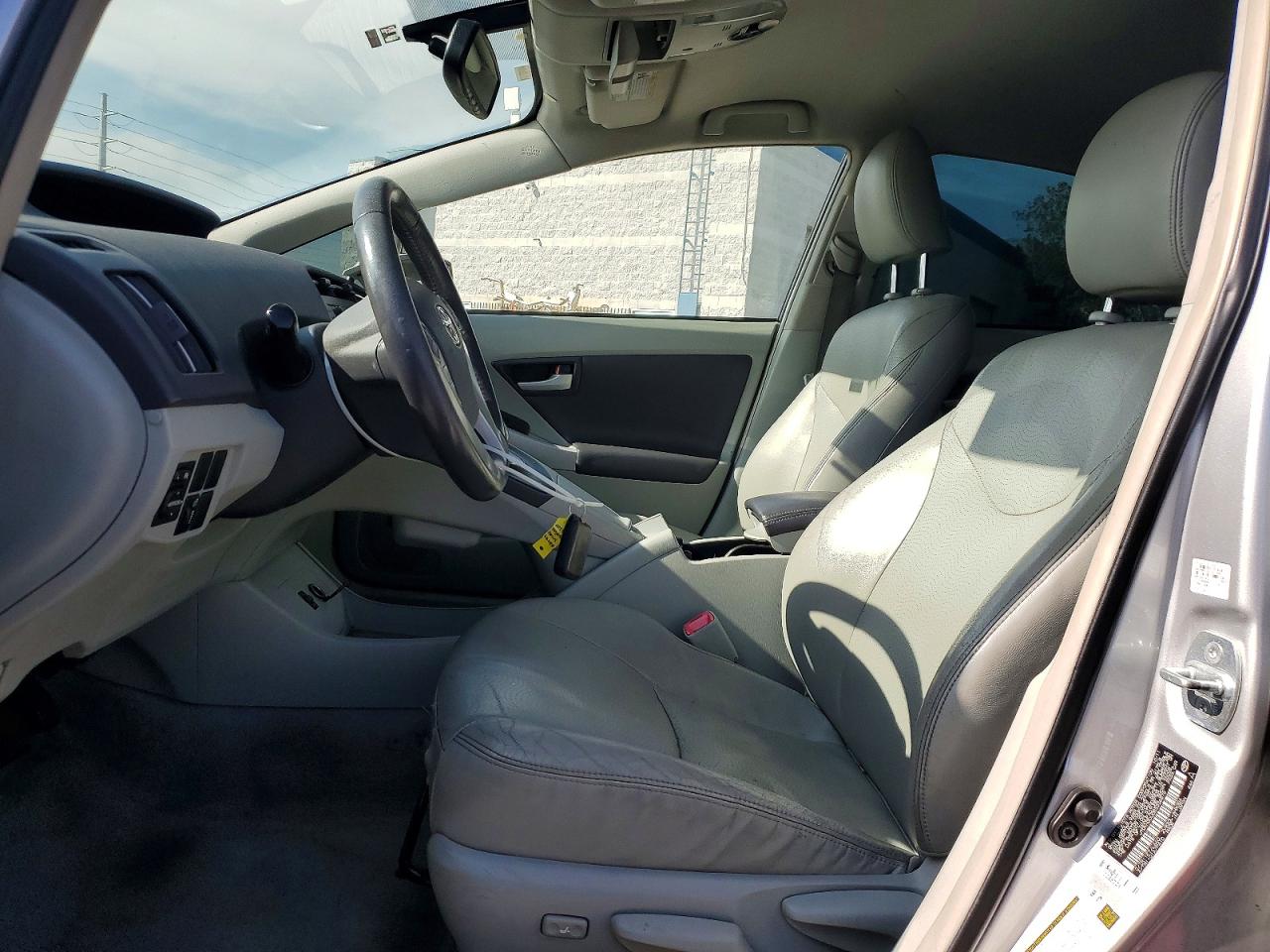 2011 TOYOTA PRIUS photo 13