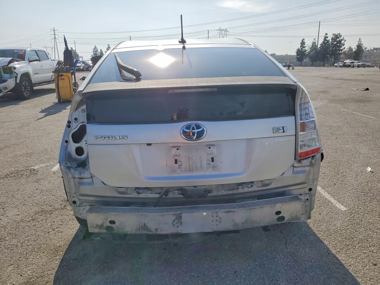 2011 TOYOTA PRIUS photo 11