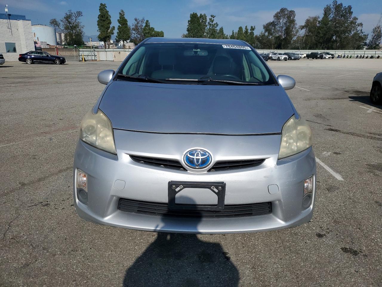 2011 TOYOTA PRIUS photo 9
