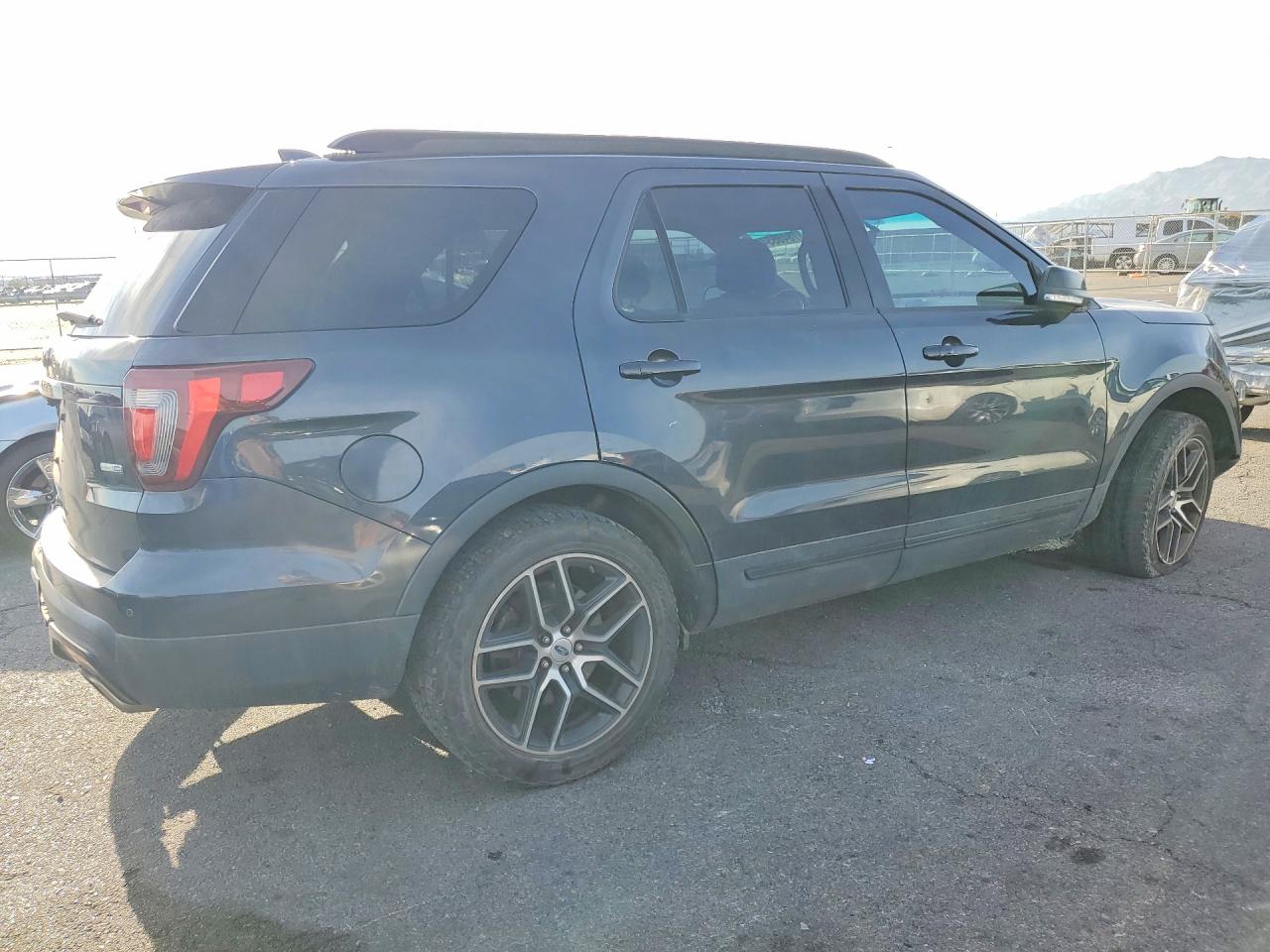 2017 FORD EXPLORER SPORT photo 3