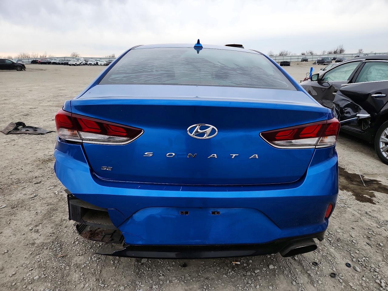 2018 HYUNDAI SONATA SE photo 6