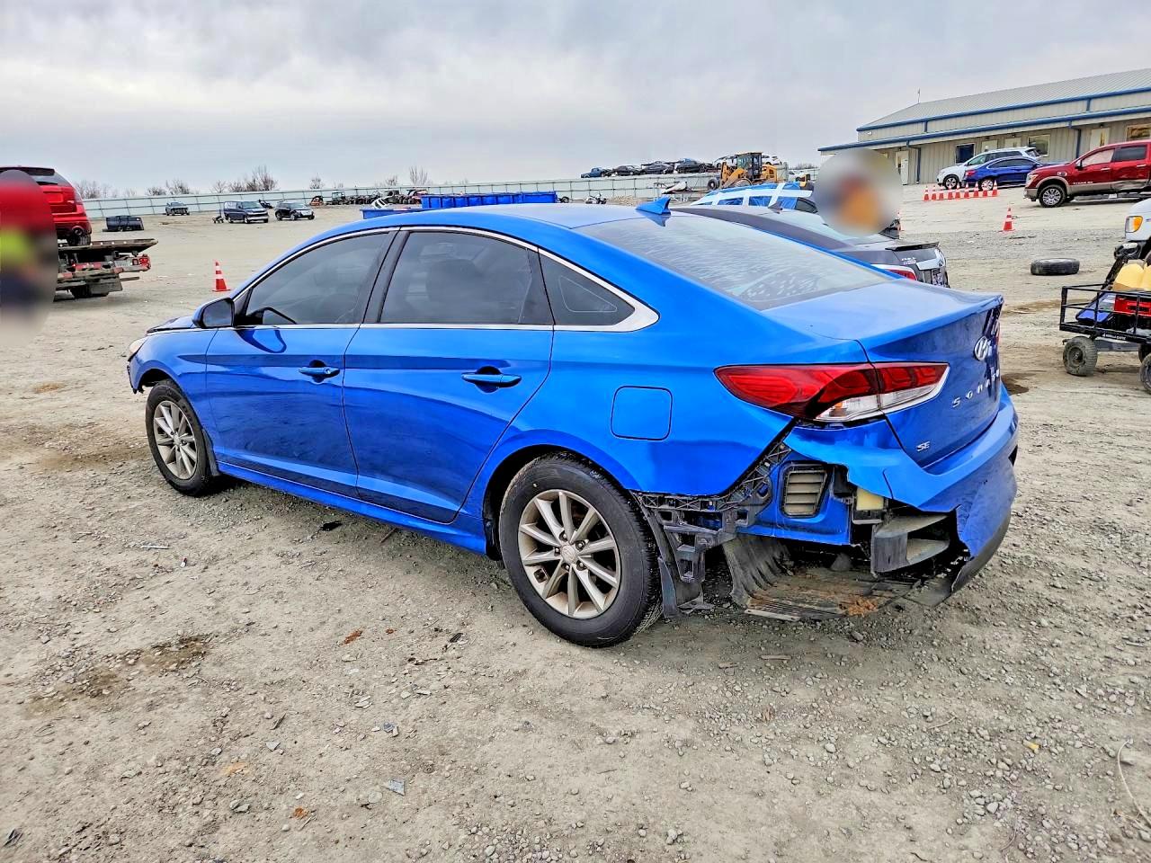 2018 HYUNDAI SONATA SE photo 2