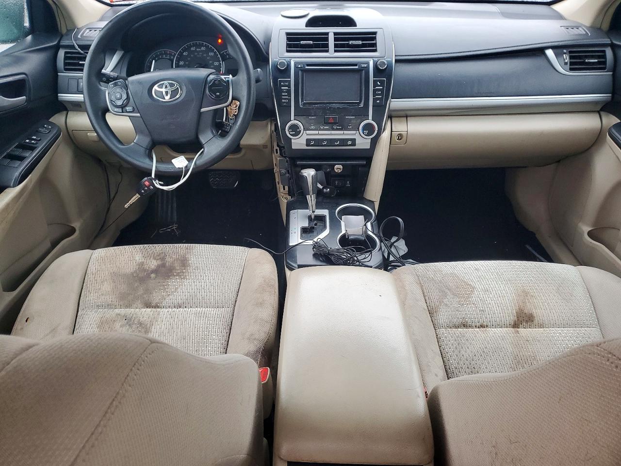 2014 TOYOTA CAMRY L photo 15