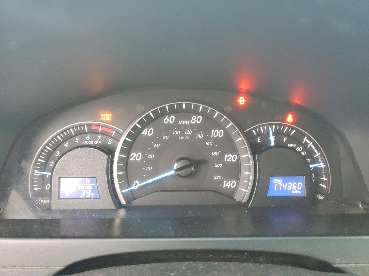 2014 TOYOTA CAMRY L photo 17