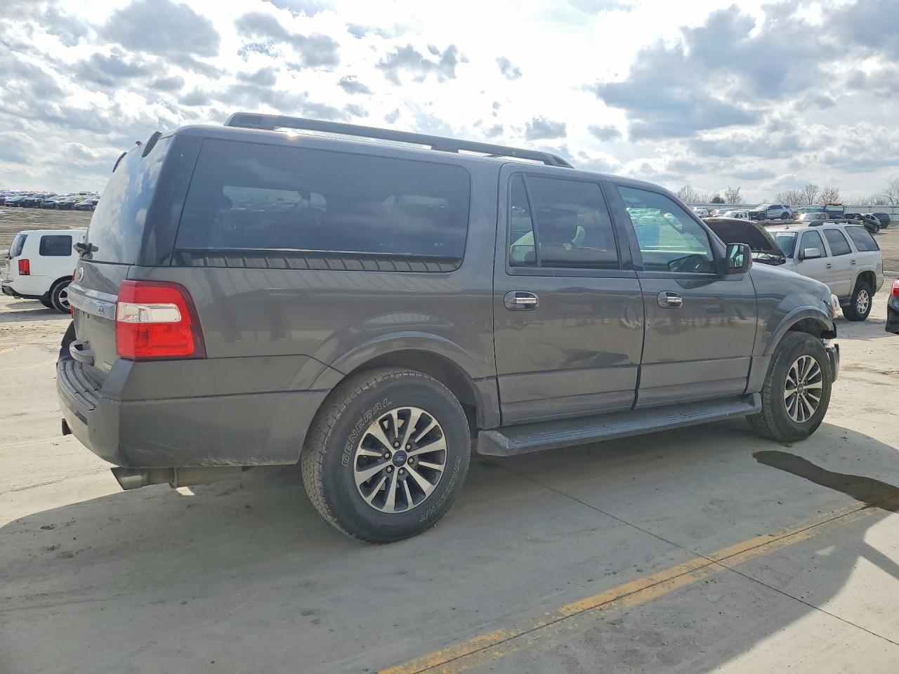 2015 FORD EXPEDITION EL XLT photo 3